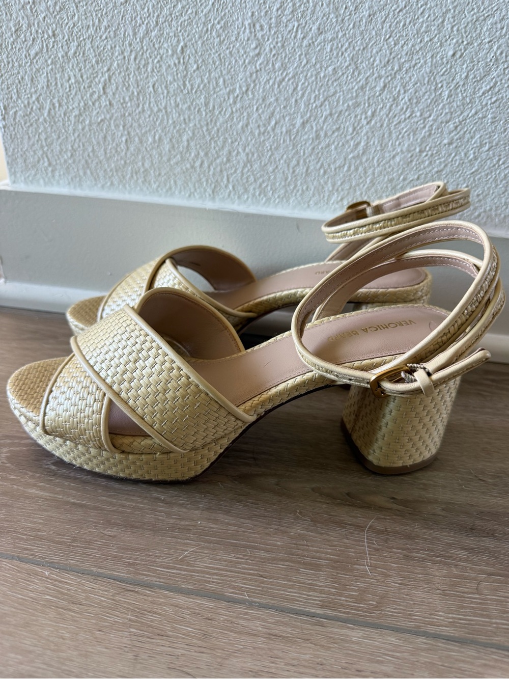NWOB Veronica Beard Danika Ankle Strap Raffia Platform Sandals Heels size 10